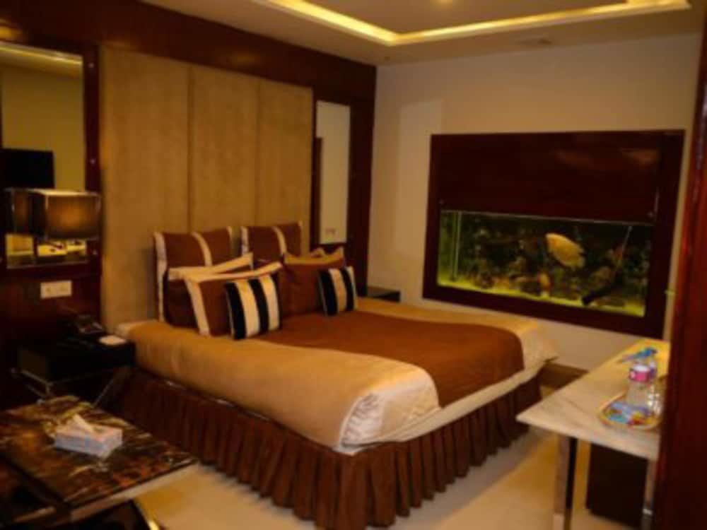 Номер Deluxe Hilton Suites Lahore