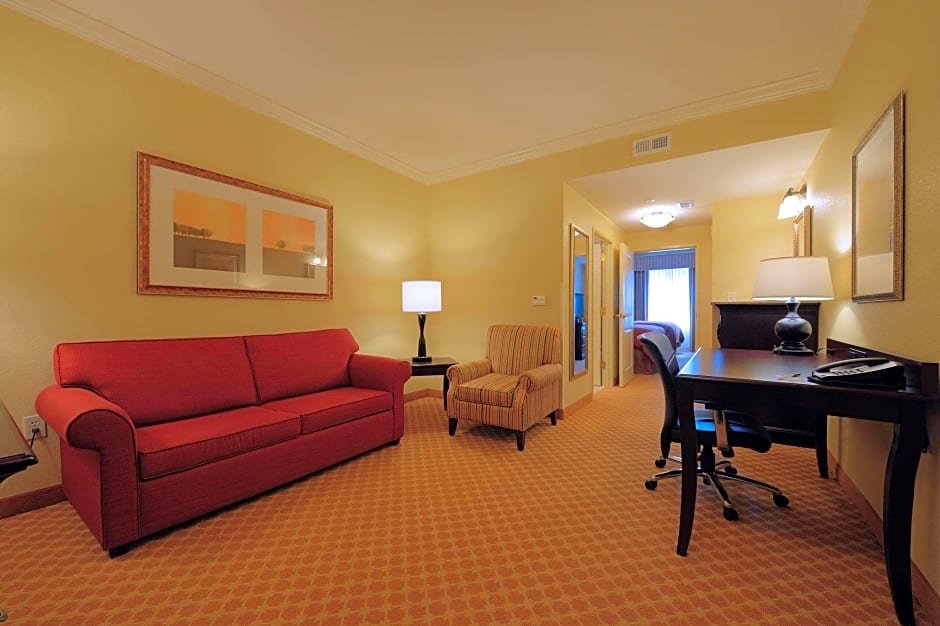 Четырёхместный люкс Country Inn & Suites by Radisson, Columbia at Harbison, SC