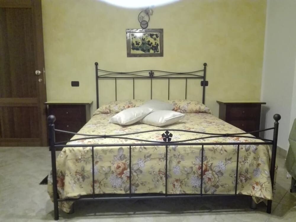 Comfort Double room with balcony Antica casa Scardone