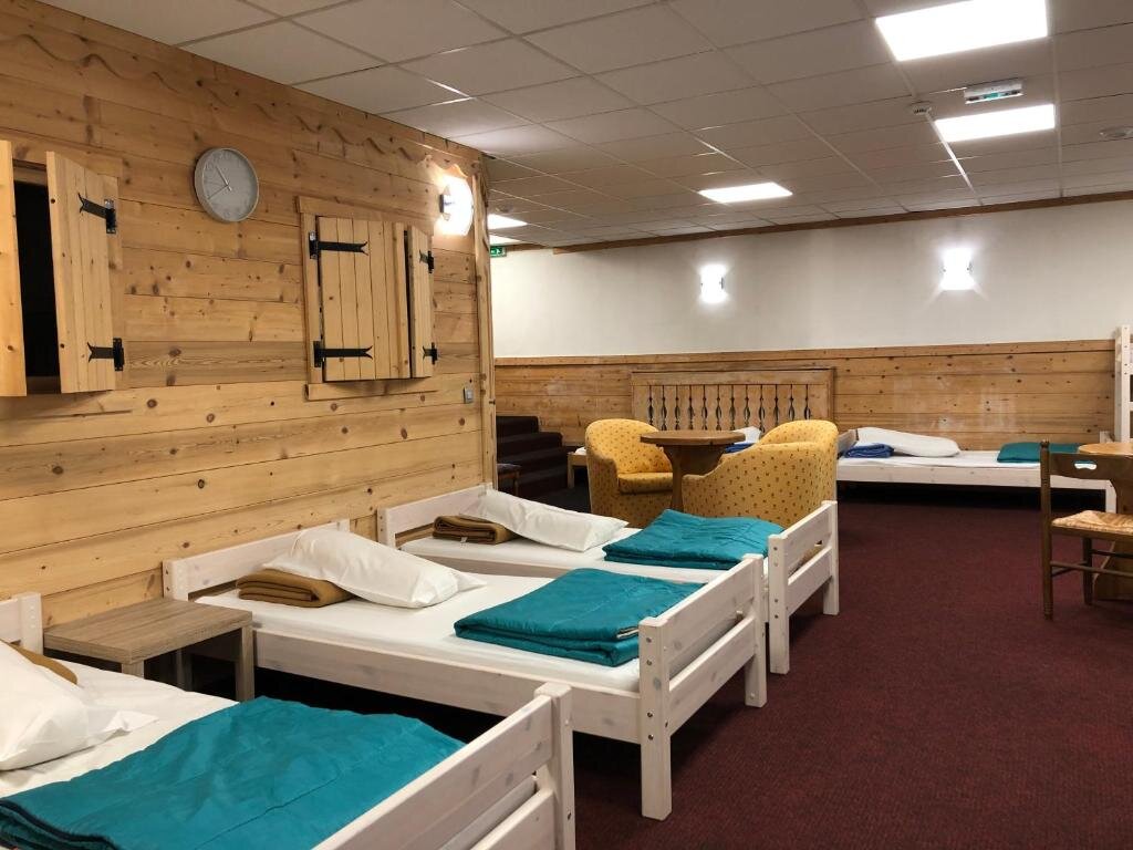 Кровать в общем номере Alpenrose Chamonix