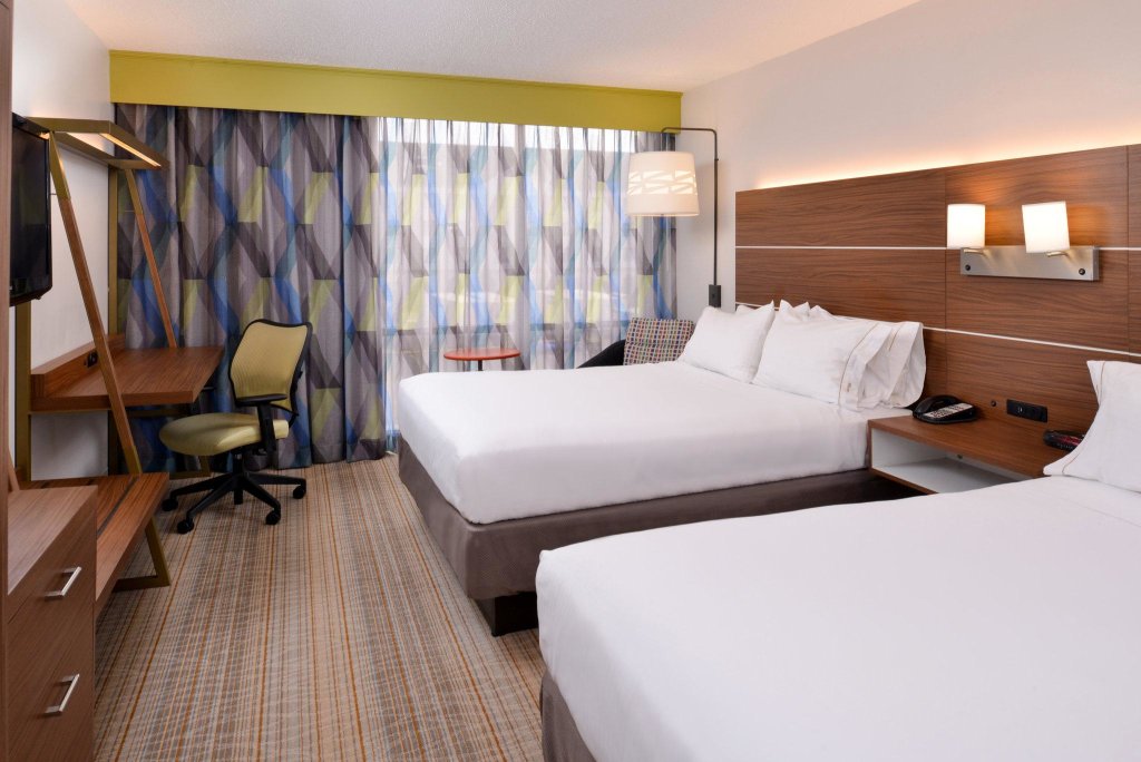 Standard quadruple chambre Holiday Inn Express & Suites Springfield, an IHG Hotel