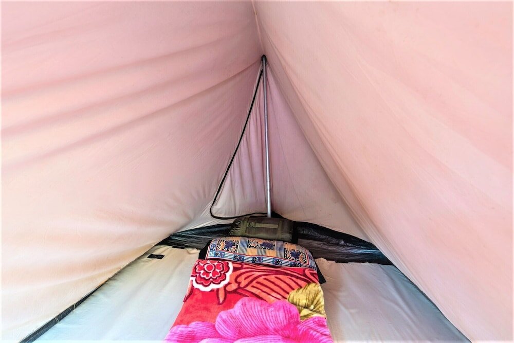 Tente Triund Camps Riverside Resort