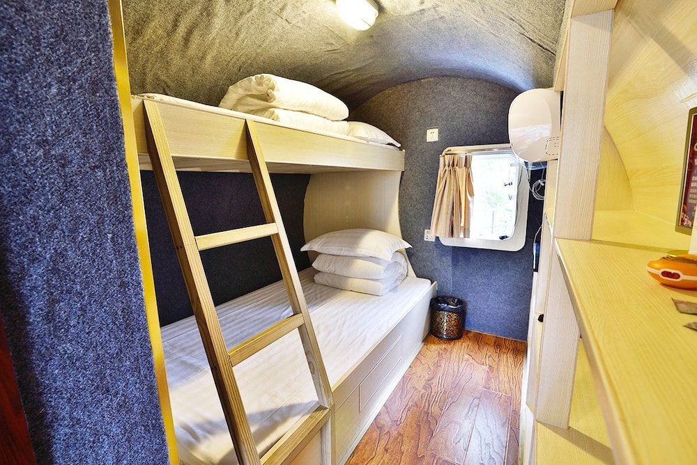 Standard Zimmer Village Utopian Hostel