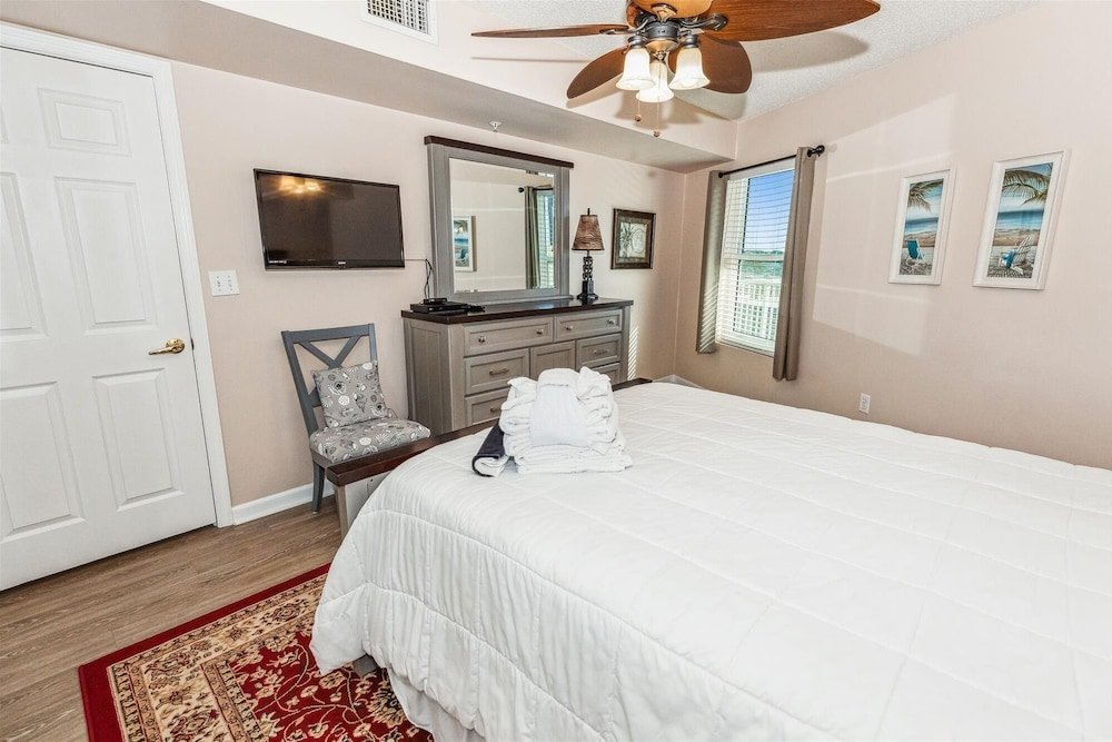 Standard room Seacrest 603 is a Gulf View 2 BR on Okaloosa Island by Redawning