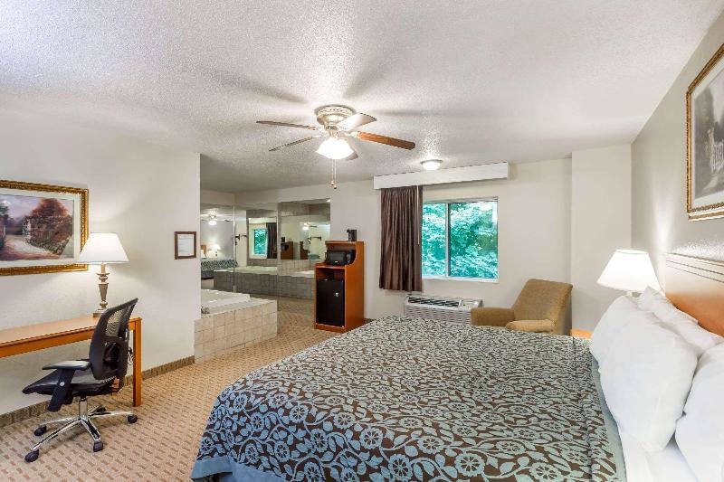 Standard chambre Days Inn & Suites