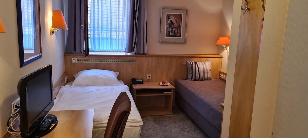 Comfort room Hotel Garni "Am Ellinger Tor"