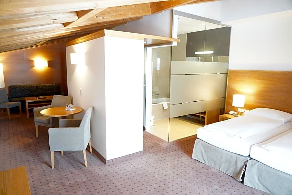 Полулюкс Quality Hosts Arlberg - Hotel Goldenes Kreuz B&B