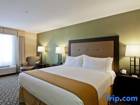 1 Bedroom Double Suite Holiday Inn Express Hotel & Suites Fort Saskatchewan, an IHG Hotel