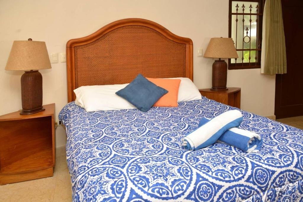 2 Bedrooms Apartment 3 Bedroom Suite in DT Playa del Carmen with Pool