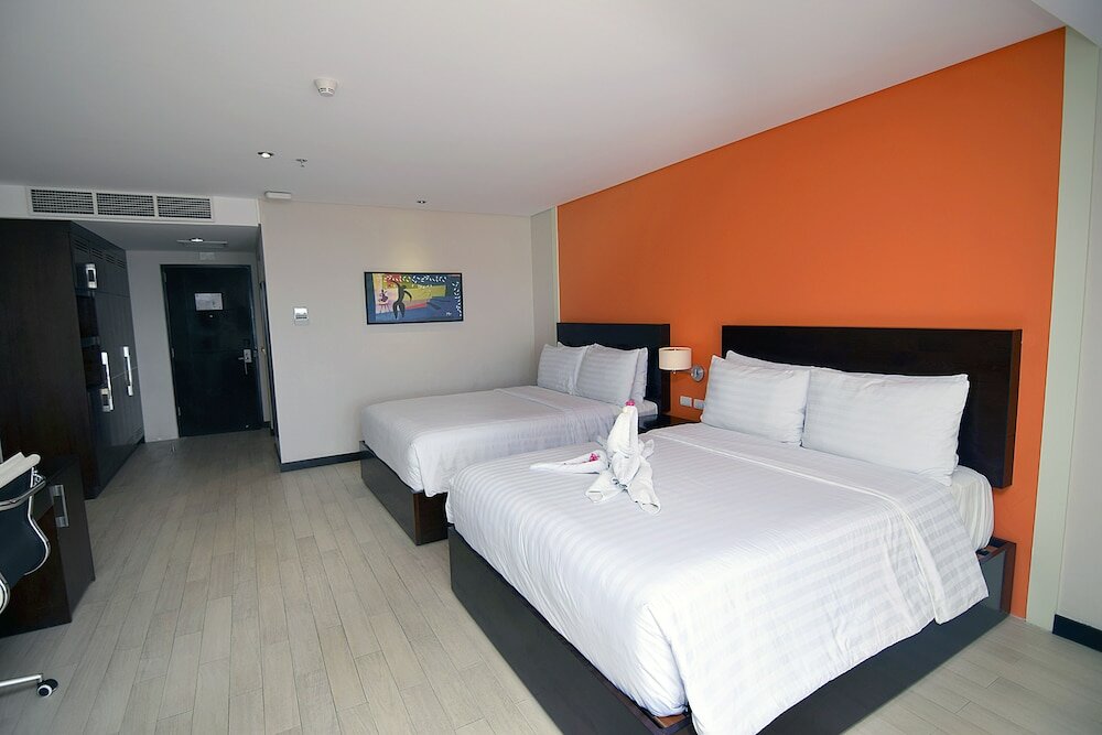 Deluxe room with balcony Thunderbird Resorts - Poro Point