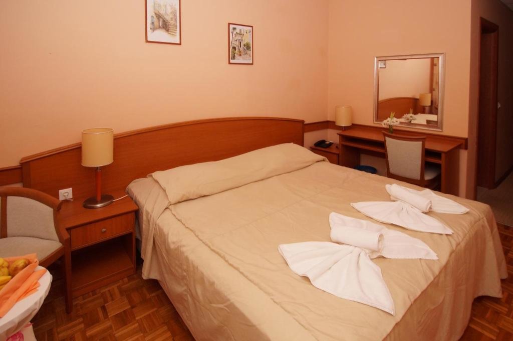 Standard Double room with park view Hotel Adria