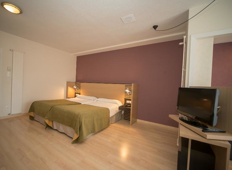 Standard Single room with balcony Oroel Hotel & SPA