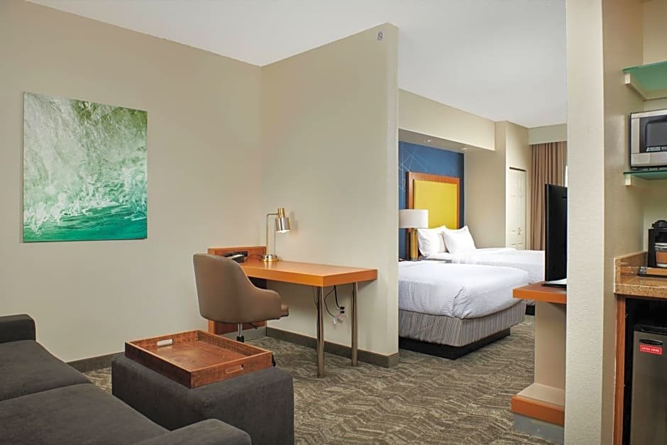 Четырёхместный номер Standard SpringHill Suites by Marriott Baton Rouge North / Airport