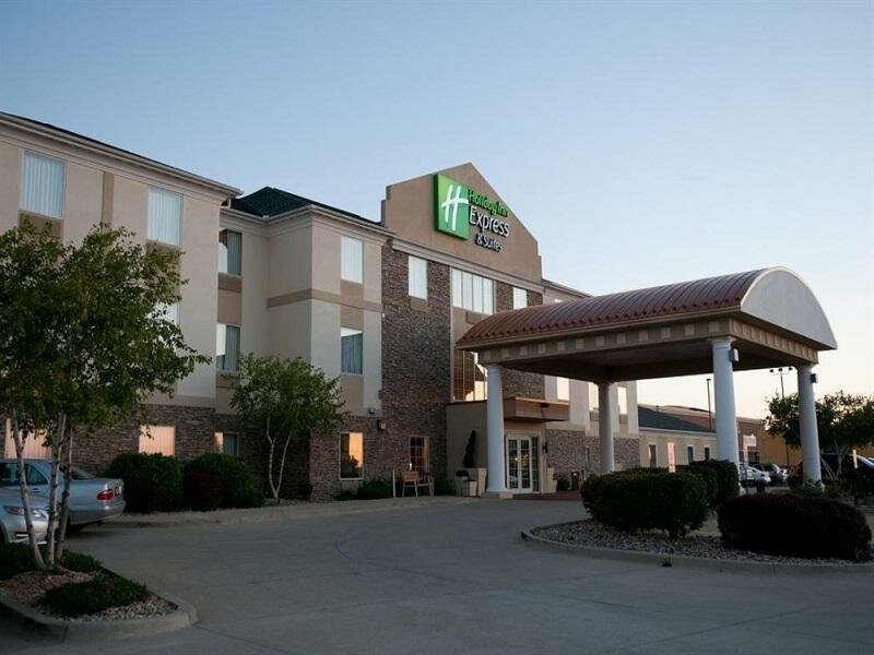 Deluxe suite junior Holiday Inn Express Hotel & Suites Bloomington-Normal University Area, an IHG Hotel