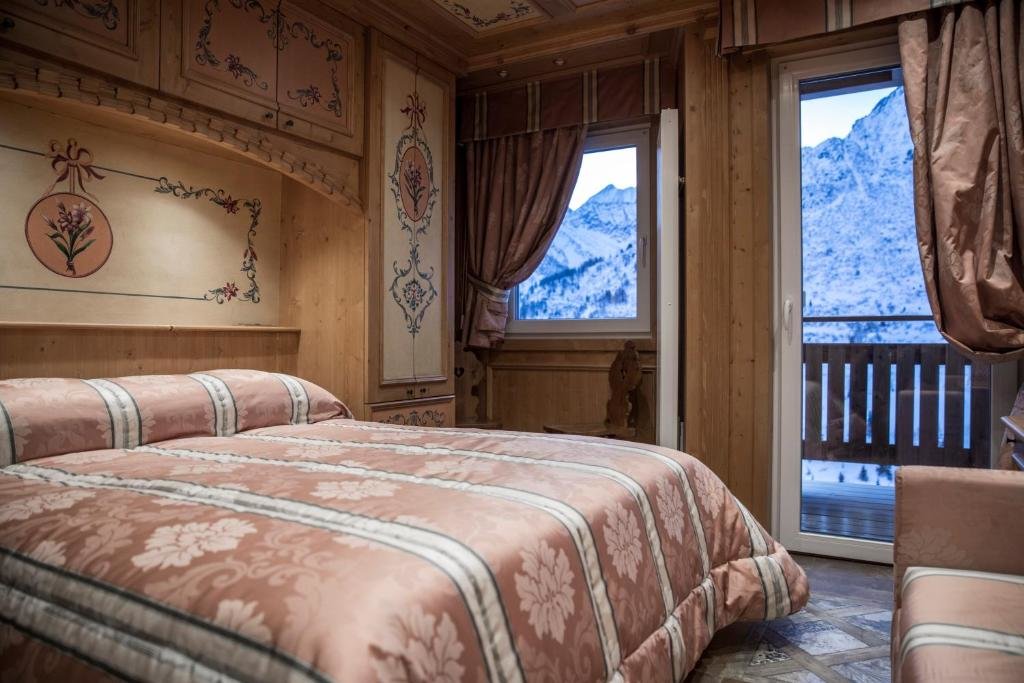 Standard Double room with mountain view Hotel Residence Dahu