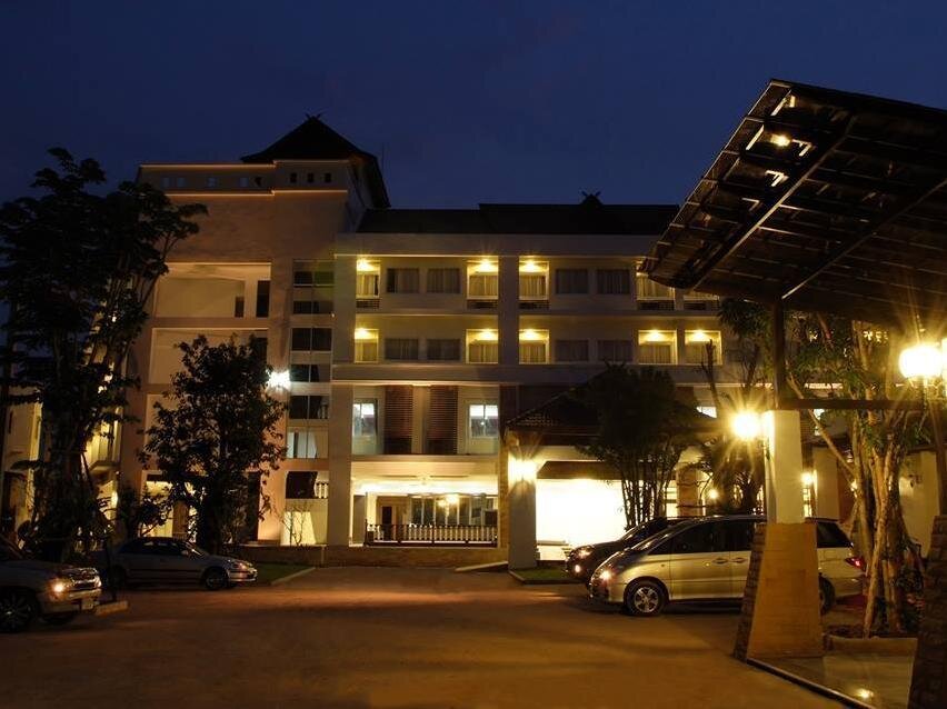 Четырёхместный номер Standard Nana Buri Hotel