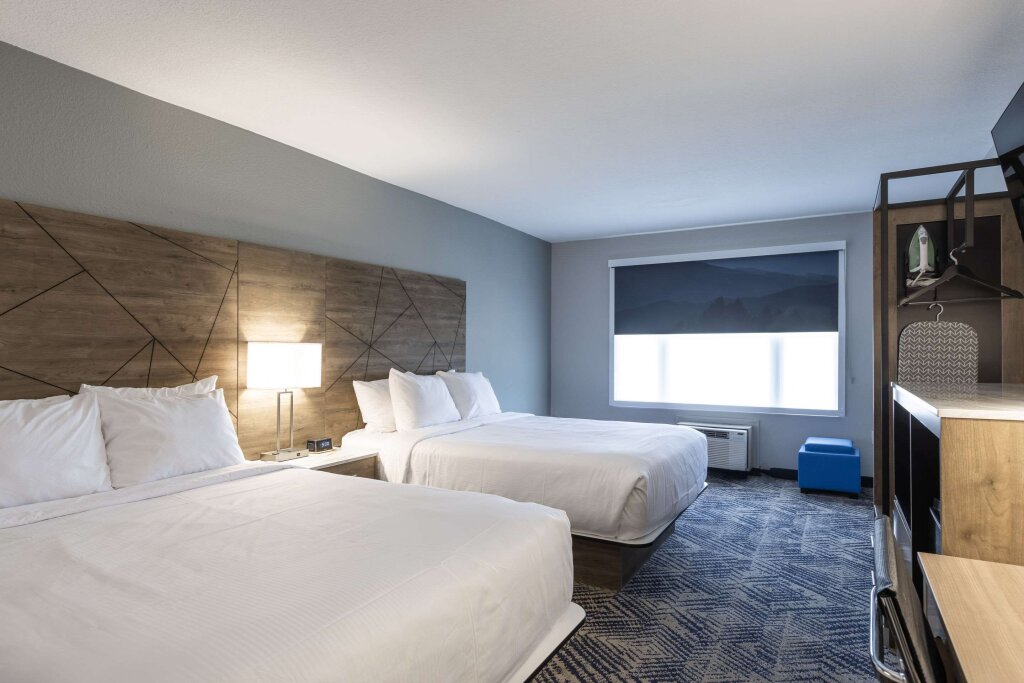 Standard quadruple chambre Rodeway Inn & Suites near Outlet Mall - Asheville