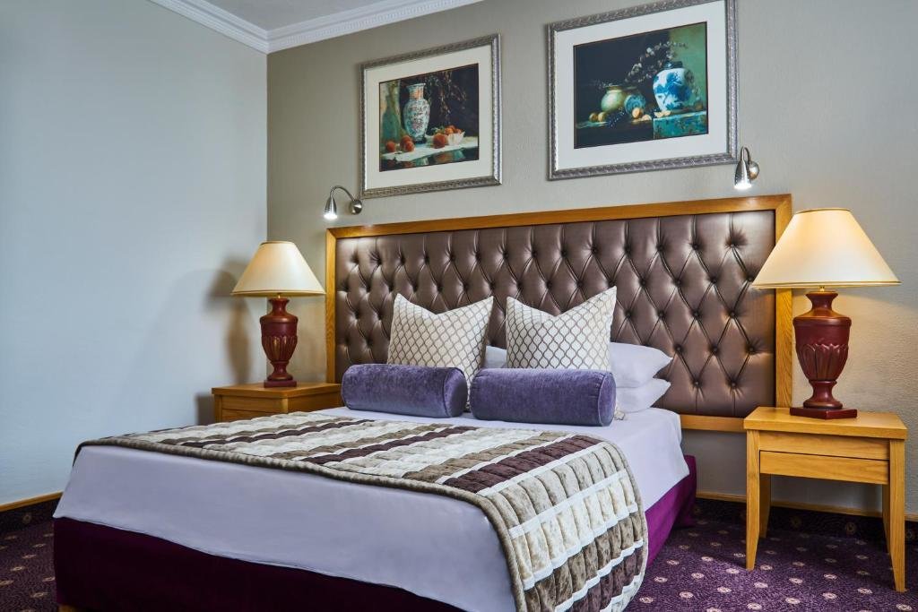 Standard Double room Mövenpick Hotel Windhoek