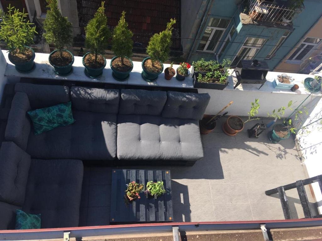 Апартаменты Duplex with terrace in center,5mn walk to Istiklal