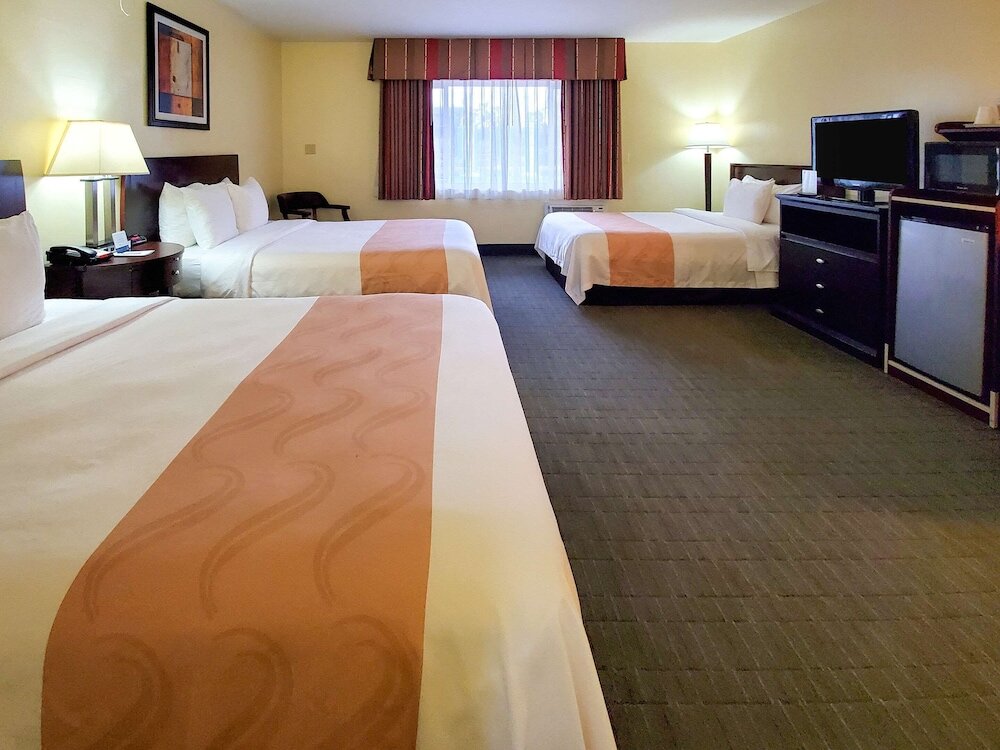 Camera Standard Quality Inn & Suites Anaheim at the Park