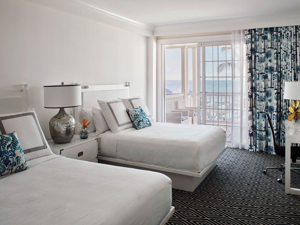 2 Bedrooms Standard room with balcony and oceanfront Isla Bella Beach Resort & Spa