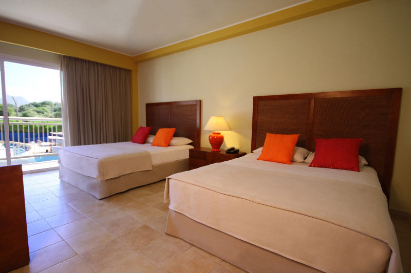 Standard Double room with balcony Hesperia Playa el Agua