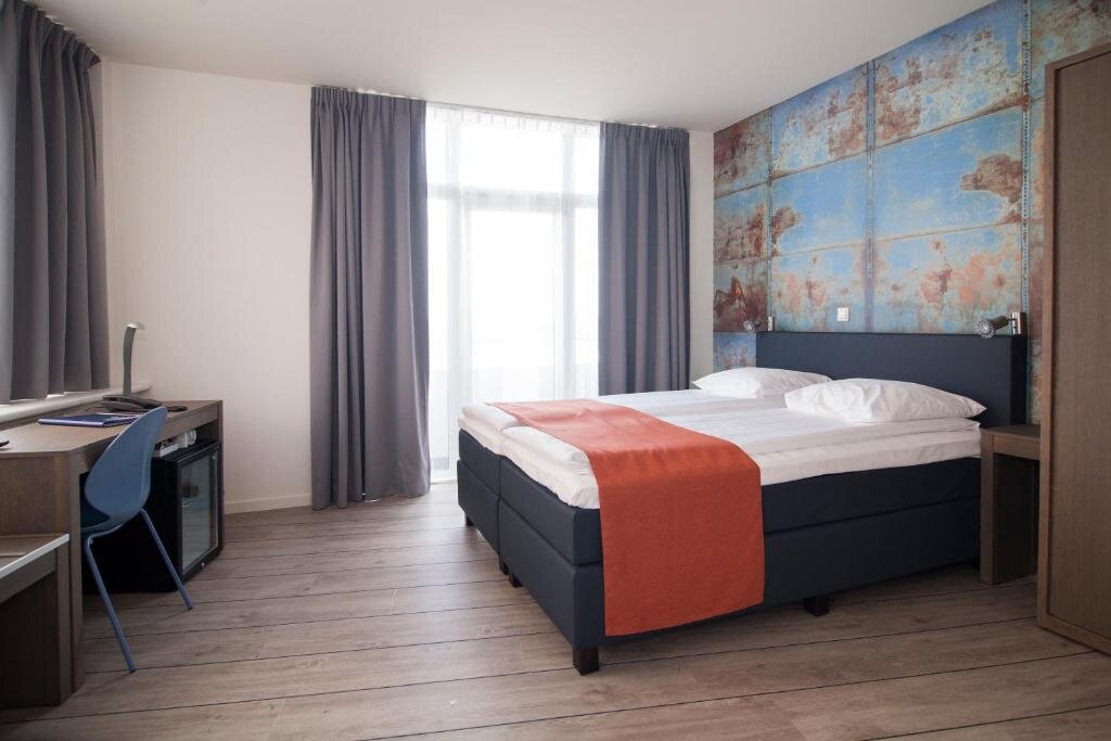 Superior Double room with river view Thon Hotel Rotterdam City Centre