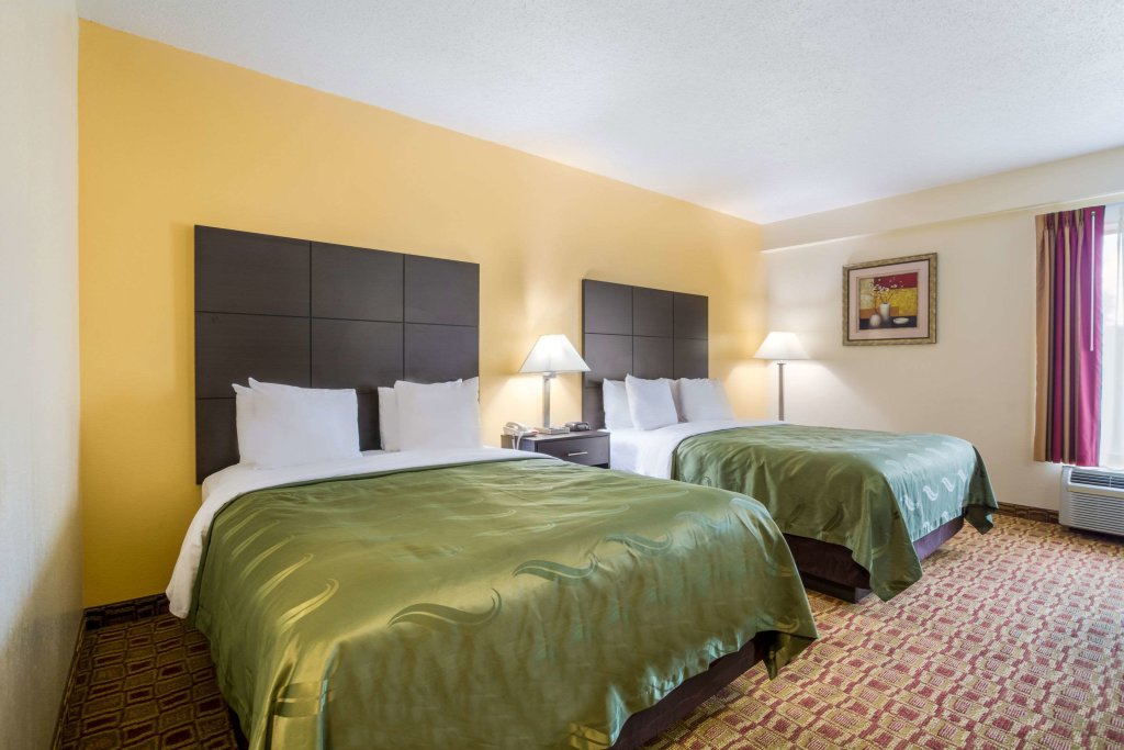 Standard Vierer Zimmer Quality Inn & Suites