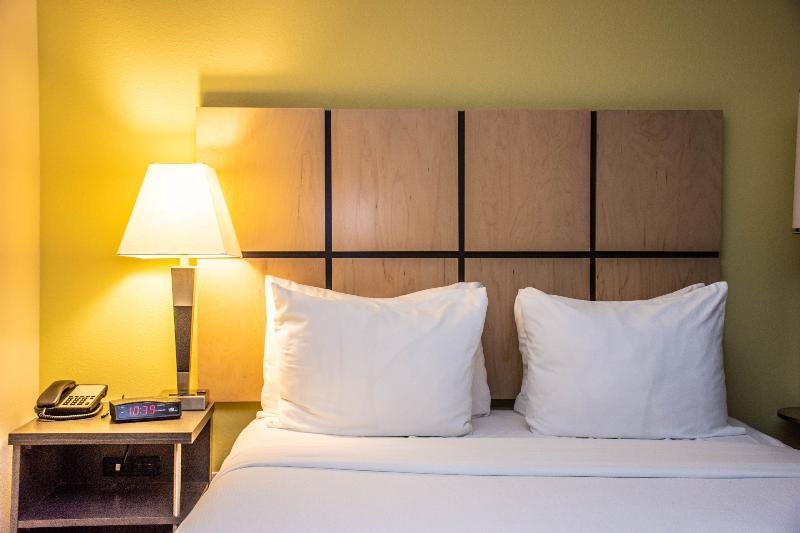 Standard Zimmer Candlewood Suites : Overland Park - W 135th St, an IHG Hotel