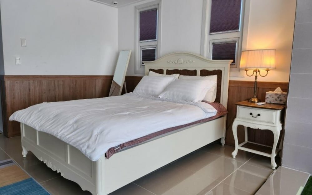 Standard room Namhae Ocean Lounge Pension