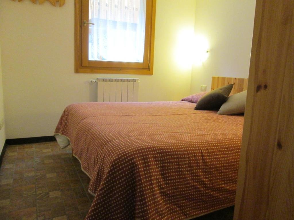 1 Bedroom Apartment with mountain view Camping & Chalet Presanella