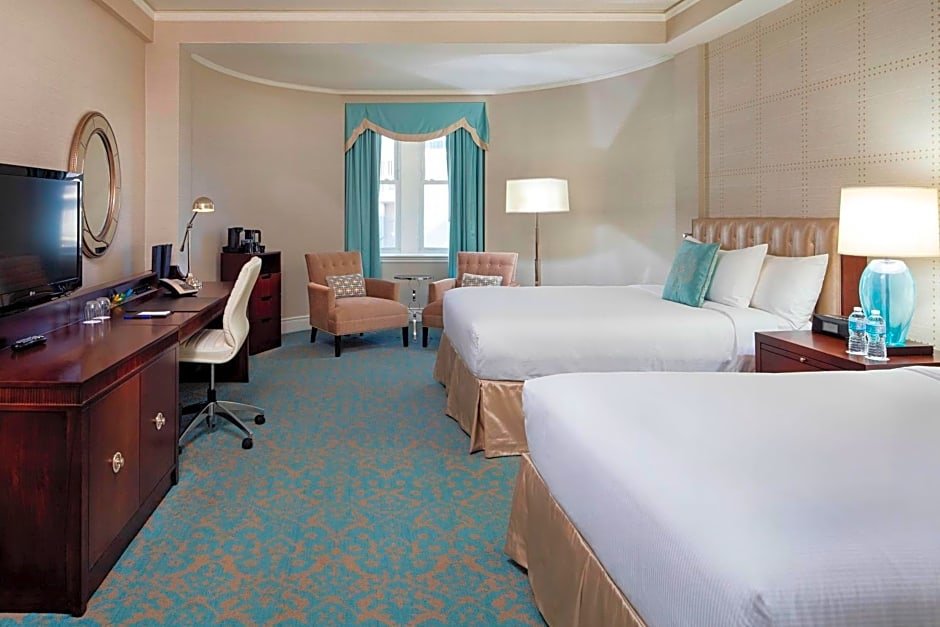 Четырёхместный номер Standard с видом на реку Delta Hotels by Marriott Bessborough
