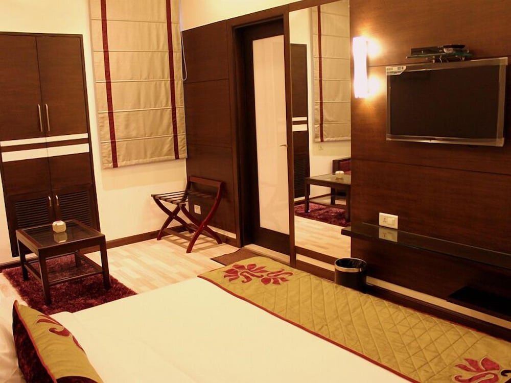 Deluxe room Amrapali Grand The Boutique Hotel