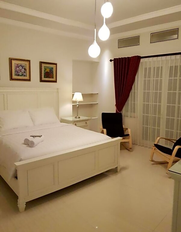 Suite Front One Boutique Baluran Malang