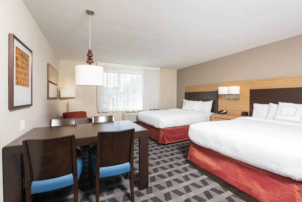 Vierer Studio TownePlace Suites by Marriott Louisville North
