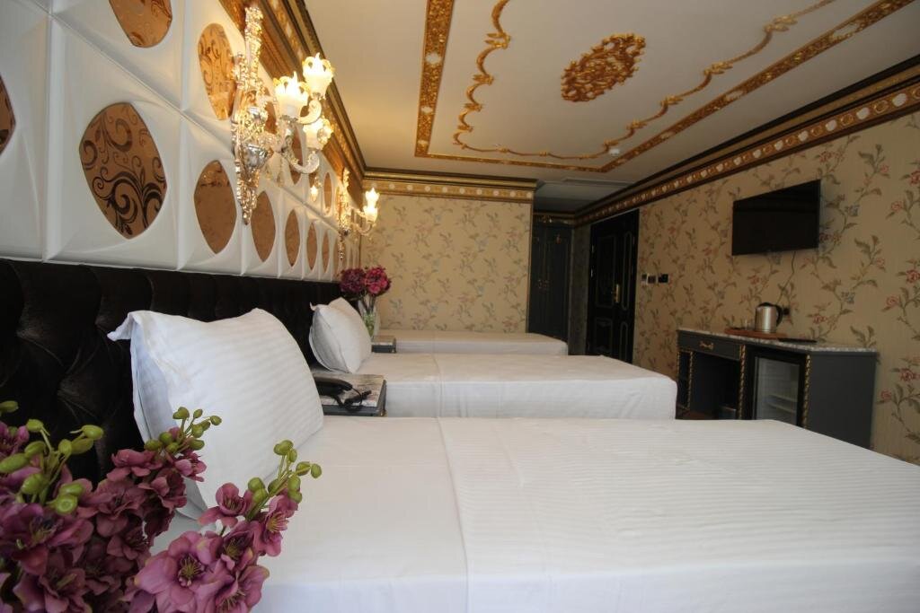 Четырёхместный номер Deluxe Laleli Blue Marmaray Hotel