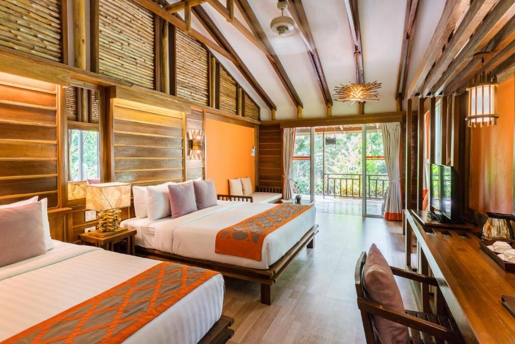 Трёхместный номер Deluxe Home Phutoey River Kwai Hotspring & Nature Resort - SHA Extra Plus