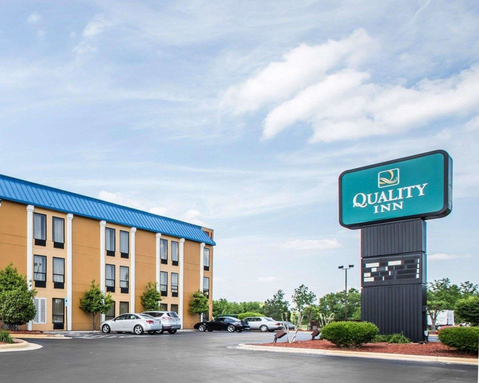 Четырёхместный номер Standard Quality Inn & Suites