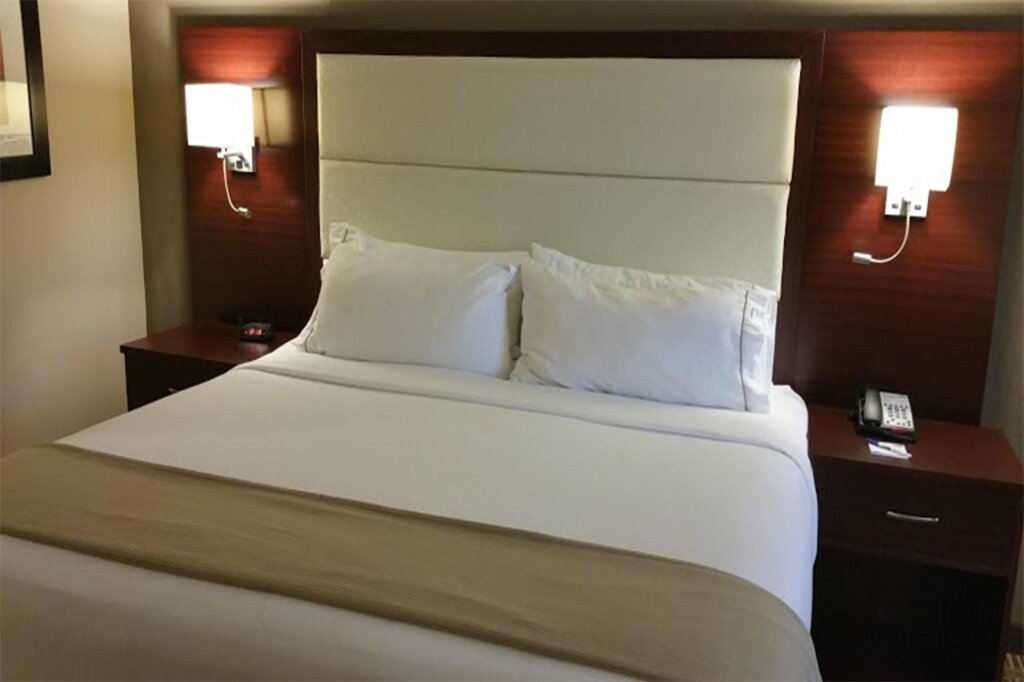 Номер Standard Holiday Inn Express & Suites Lantana, an IHG Hotel