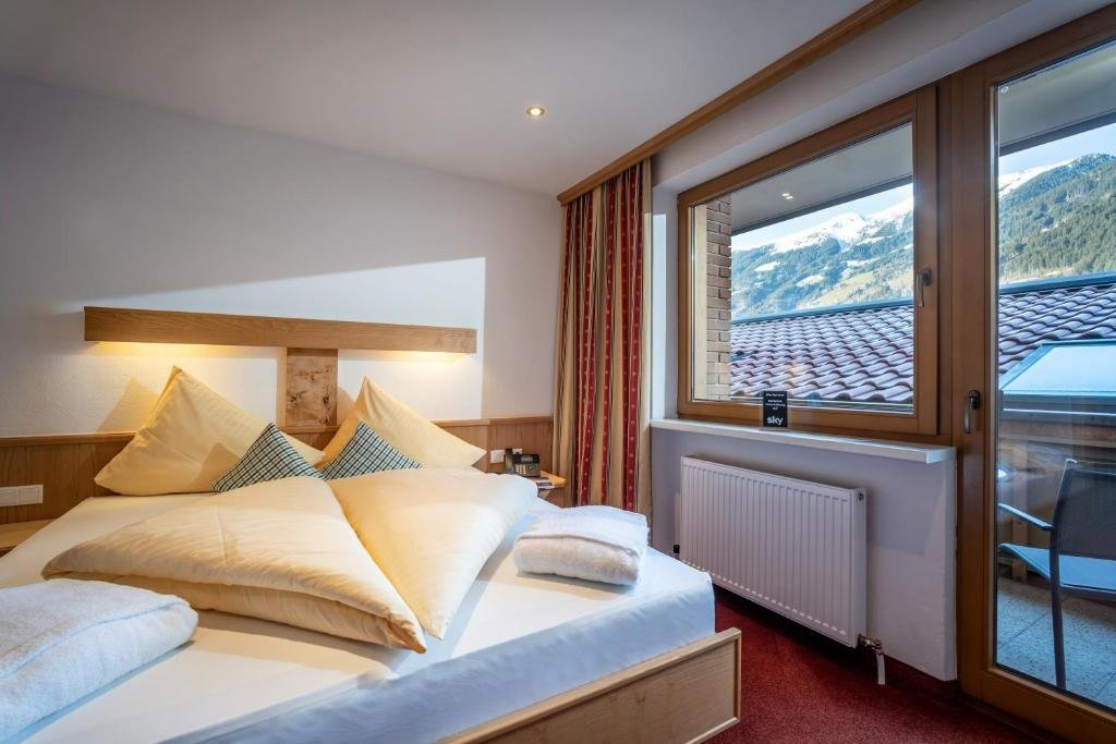 Economy Doppel Zimmer mit Balkon Alpenhof Hotel Garni Suprême