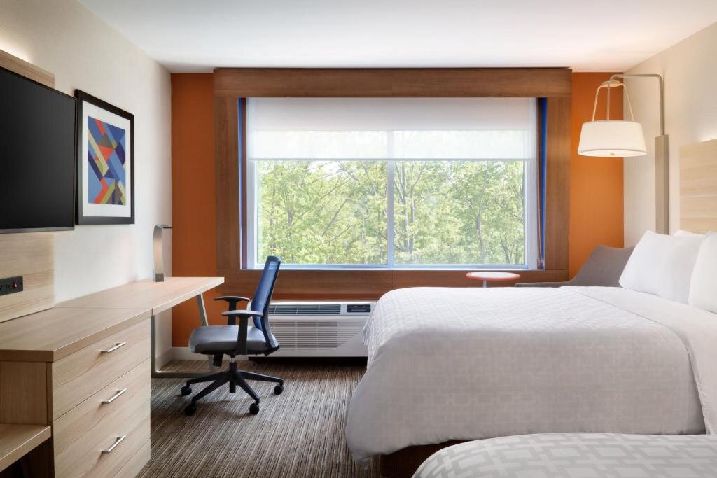 Suite 2 Schlafzimmer Holiday Inn Express & Suites Savannah W - Chatham Parkway, an IHG Hotel