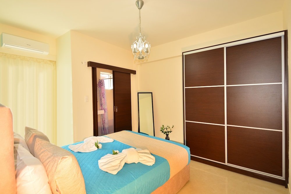 Апартаменты с 3 комнатами с балконом Luxury Suites in Stavromenos