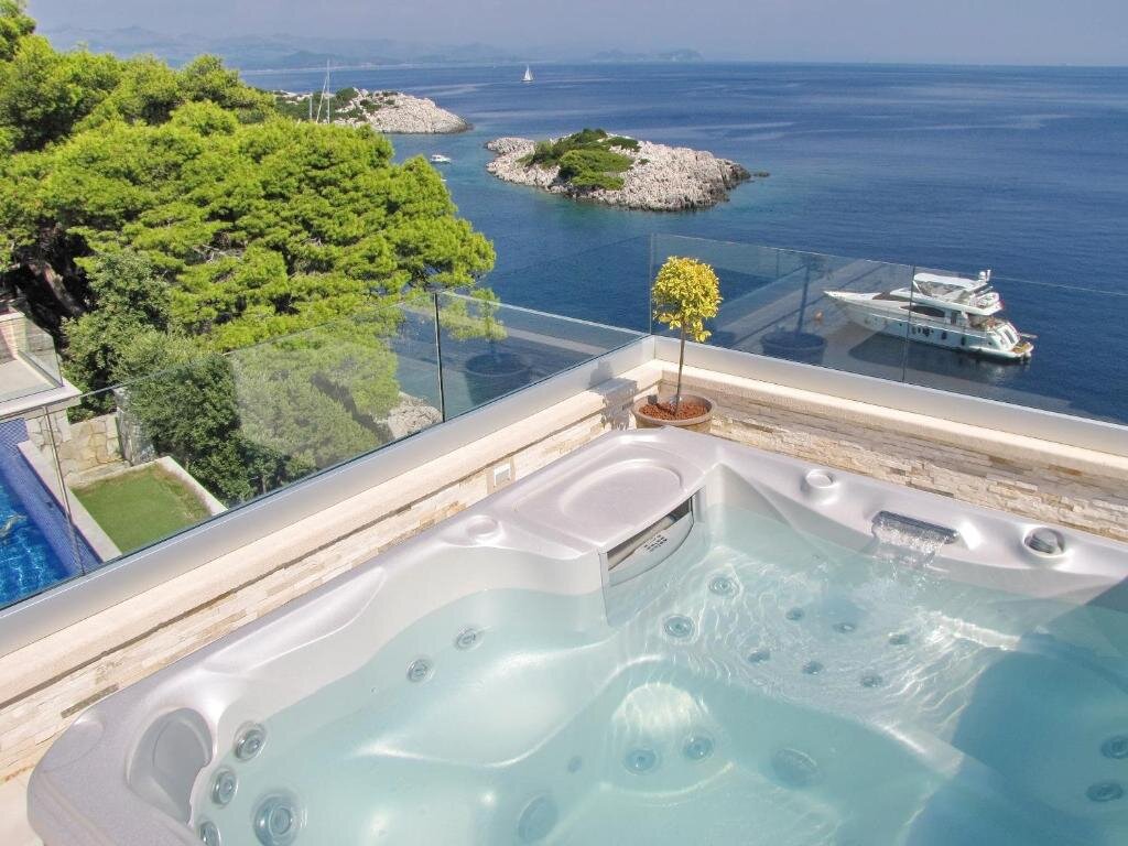 Habitación doble Confort con balcón y con vista al mar Villa Mirosa