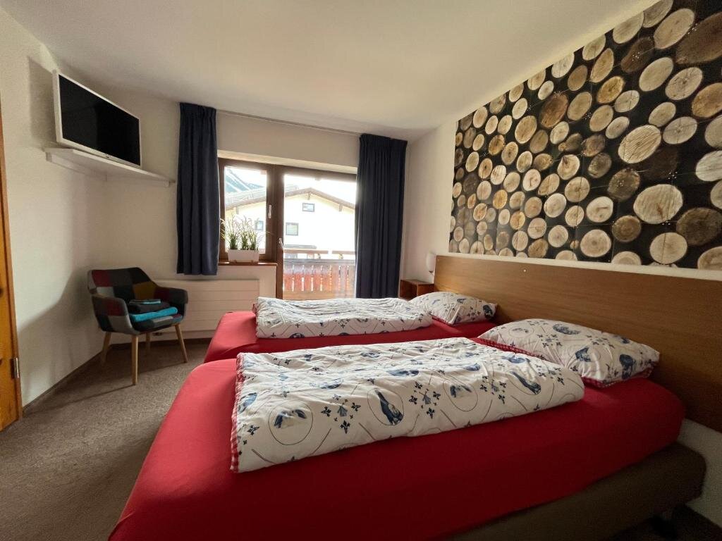Standard Double room with balcony Haus Alpenblume