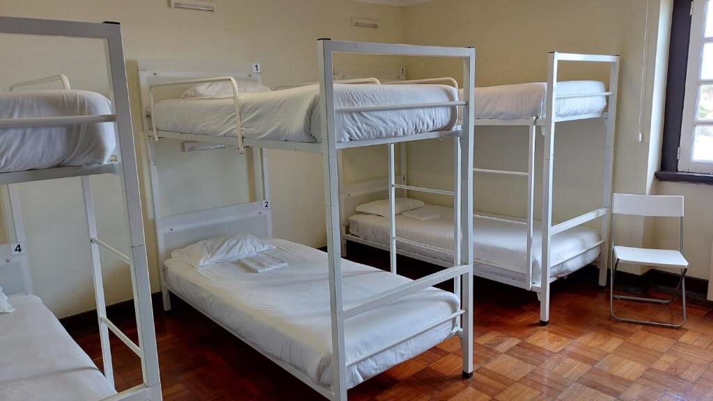 Кровать в общем номере (женский номер) HI Alfeizerão - Pousada de Juventude