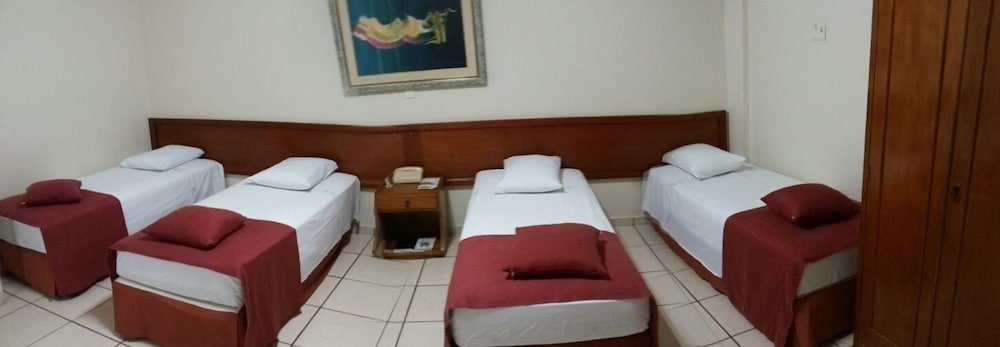 Четырёхместный номер Standard Hotel Internacional
