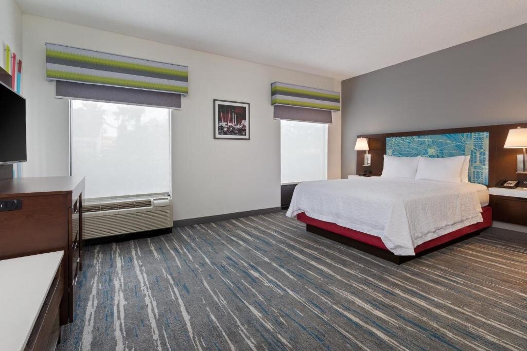 Mobility Accessible with Roll-In Shower Non-smoking Double room Hampton Inn & Suites Orlando Intl Dr N