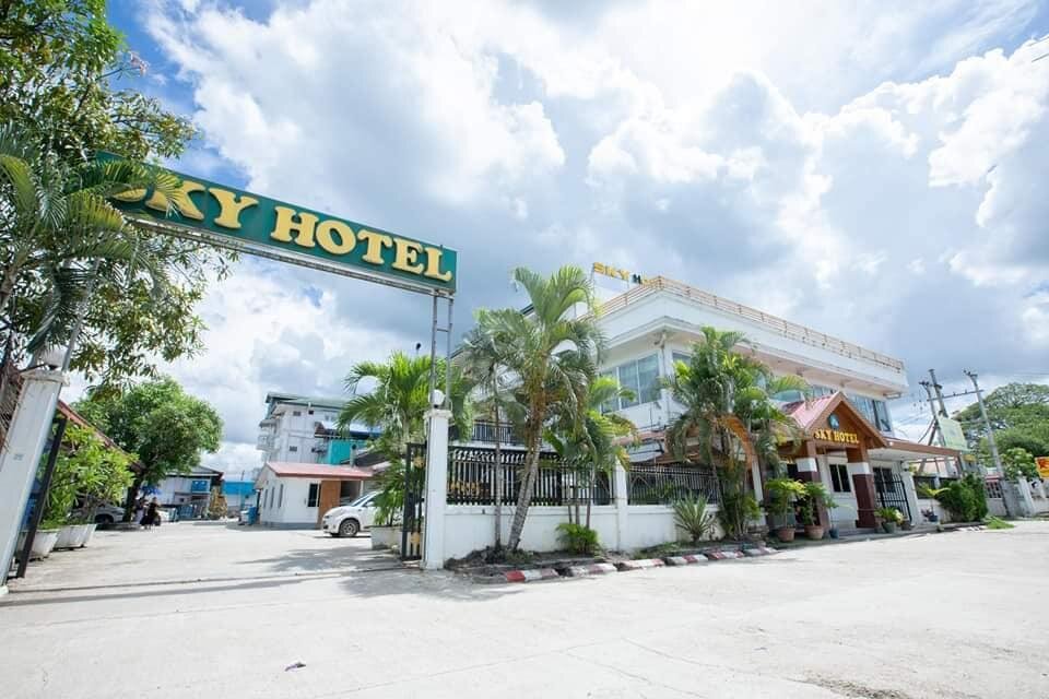 Deluxe Zimmer Sky Hotel Hlaing Thar Yar Yangon