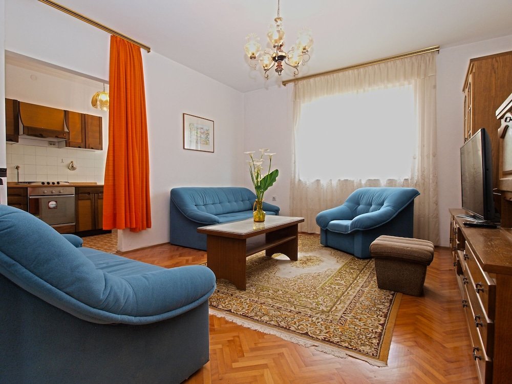 2 Bedrooms Apartment Apartments Branko 1348