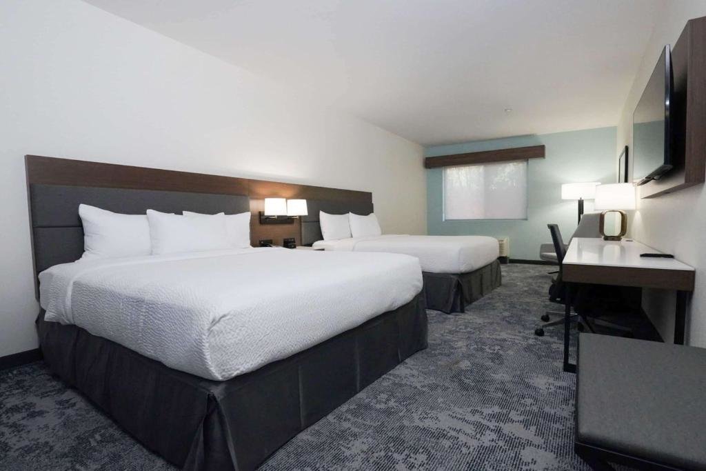 Двухместный номер Standard La Quinta Inn & Suites by Wyndham Santa Cruz